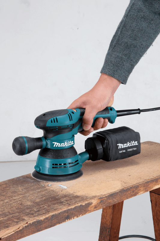 Makita DEVİR AYARLI DAİRESEL TİTREŞİM ZIMPARA BO5041