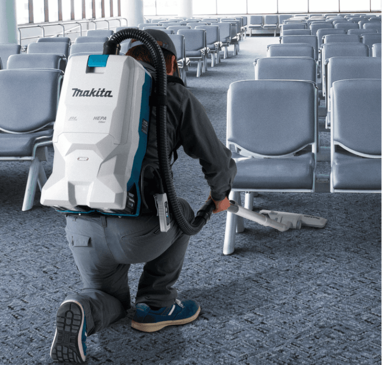 Makita Akülü Sırt Süpürgesi VC011GZ
